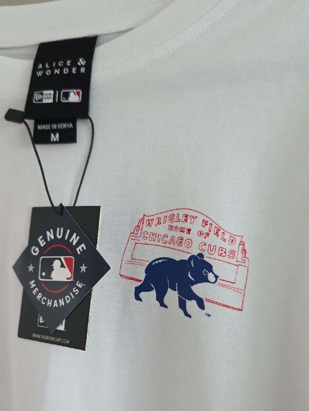 Alice & Wonder White Chicago Cubs Graphic Tee - Picture 2 of 4